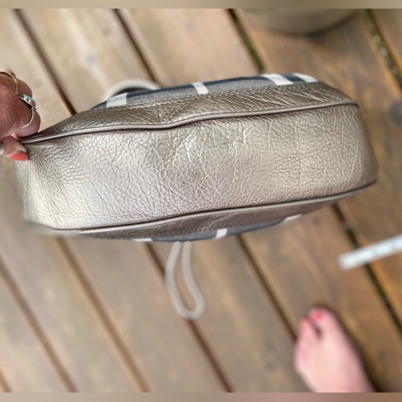 Burberry🔥NEW-Mega Check Leather/Canvas w/serial #/LUREX🔥Bronze Leather Bag👜🔥 - Picture 6 of 15